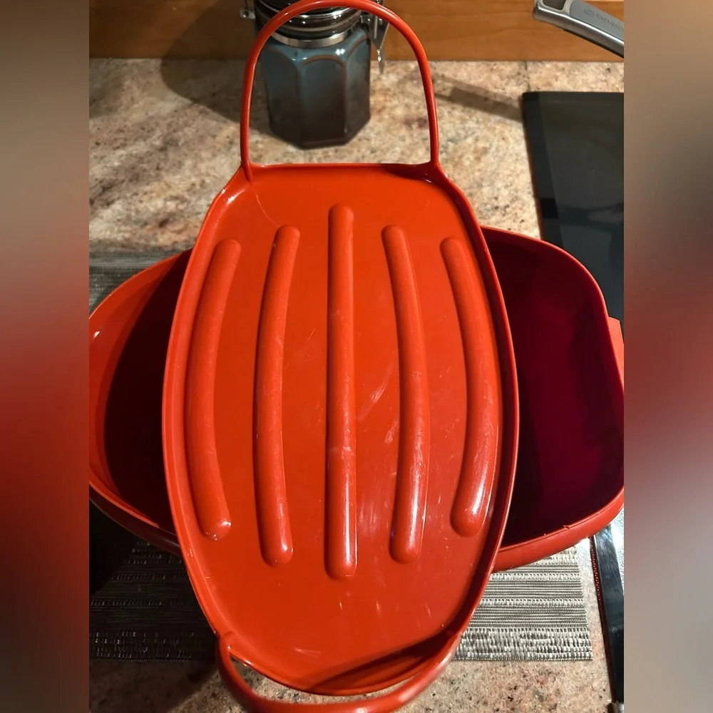 Tupperware #487-4 large “Roast Flavor Saver” Paprika  12”L x 6”D. 3 piece set.